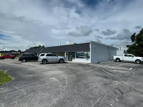 917 E Oak St, Other, FL 34266 photo 4