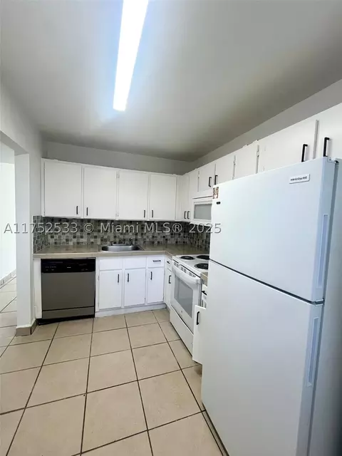 852 NE 209 St #101-38, Miami, FL 33179