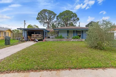 971 Beaumont Ln, Rockledge, FL 32955