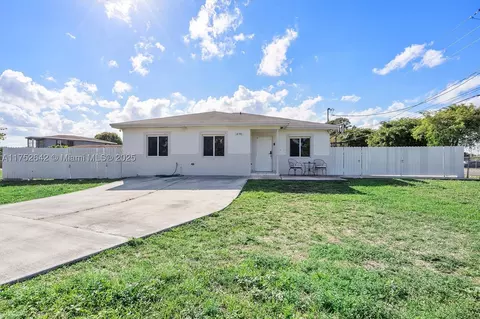 11490 W Golf Dr, Miami, FL 33167