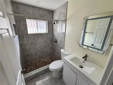Bath - 3162 W 69th Pl, Hialeah, FL 33018 photo 2 of 2
