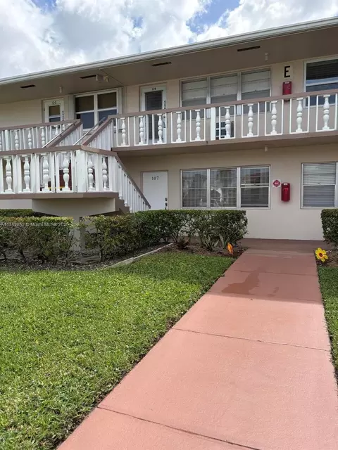 107 E Waltham E #107, West Palm Beach, FL 33417