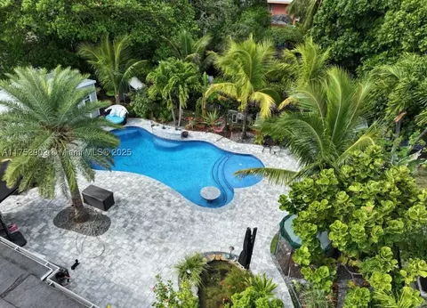 11261 SW 48th St, Miami, FL 33165