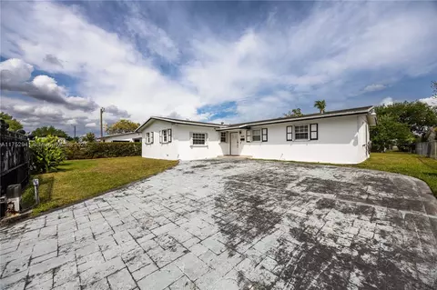 19821 NE 13th Ct, Miami, FL 33179