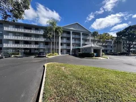 1514 Whitehall Dr #402, Davie, FL 33324