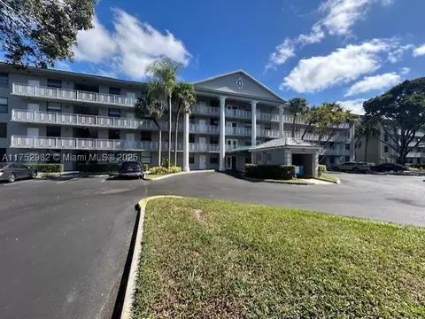 1514 Whitehall Dr #402, Davie, FL 33324