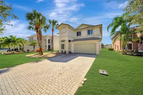 20358 SW 3rd St, Pembroke Pines, FL 33029
