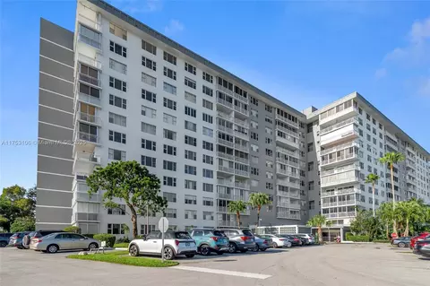 3800 Hillcrest Dr #815, Hollywood, FL 33021