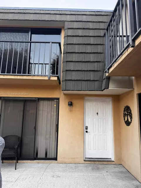 605 6th Way #605, West Palm Beach, FL 33407