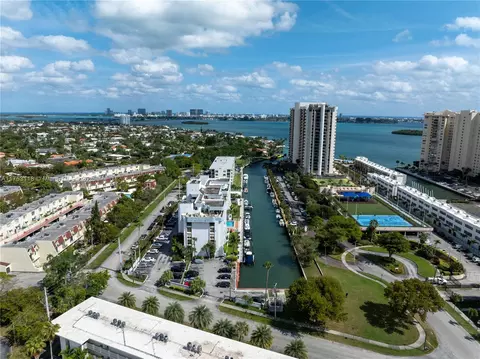 1650 NE 115th St #310, Miami, FL 33181