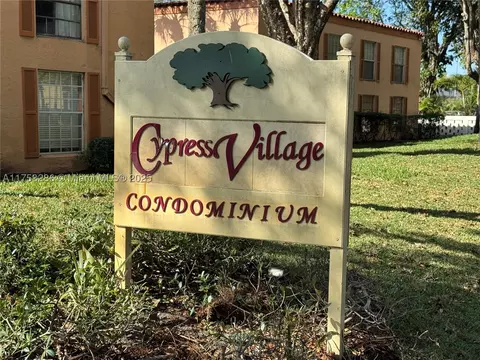 7120 Fairway Dr #L4, Miami Lakes, FL 33014