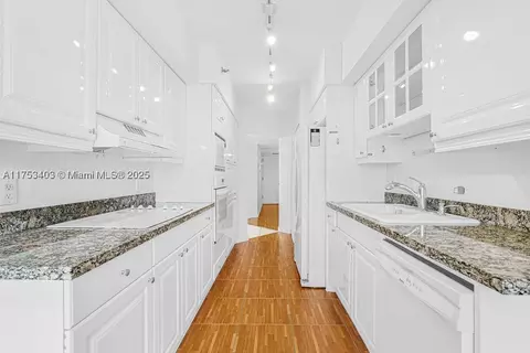 8925 Collins Ave #2E, Surfside, FL 33154 photo 31