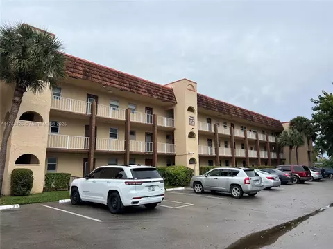 2720 N Pine Island Rd #210, Sunrise, FL 33322