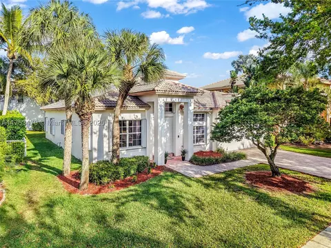 1597 NW 168th Ave, Pembroke Pines, FL 33028