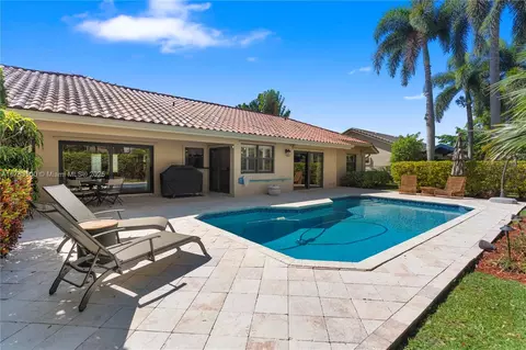10301 SW 18th St, Davie, FL 33324