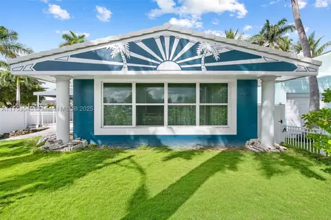 751 Hollywood Blvd, Hollywood, FL 33019