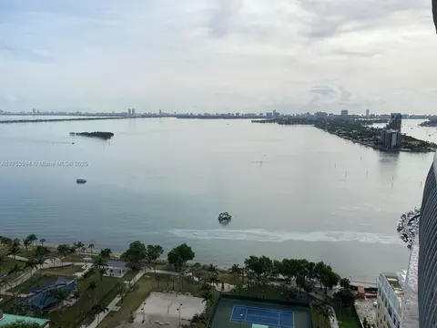 1750 N Bayshore Dr #2905, Miami, FL 33132