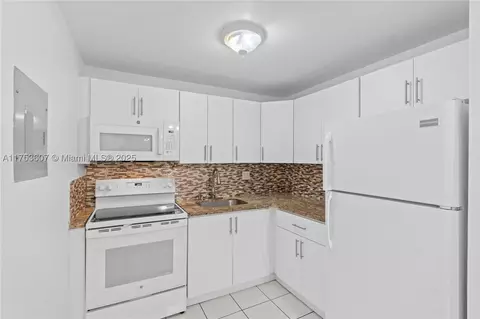 3640 NW 9th St #103, Miami, FL 33125