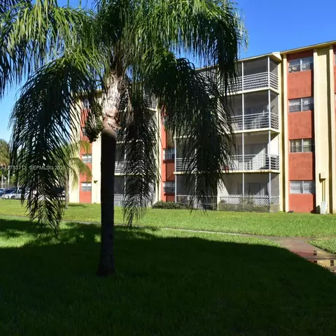 3610 NW 21st St #407, Lauderdale Lakes, FL 33311