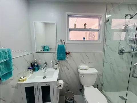 7245 W 10th Ave, Hialeah, FL 33014 photo 9