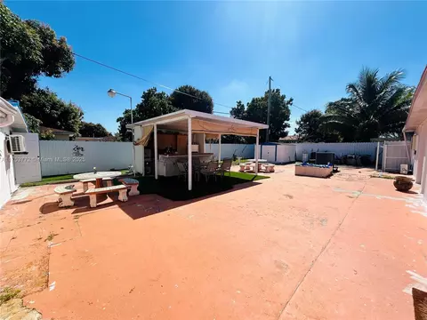 7245 W 10th Ave, Hialeah, FL 33014 photo 13