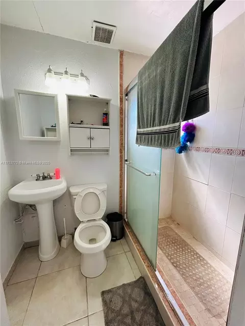 7245 W 10th Ave, Hialeah, FL 33014 photo 30