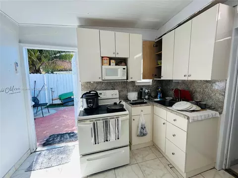 7245 W 10th Ave, Hialeah, FL 33014 photo 27