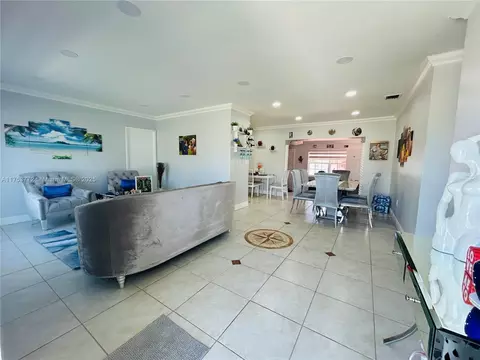 7245 W 10th Ave, Hialeah, FL 33014 photo 2