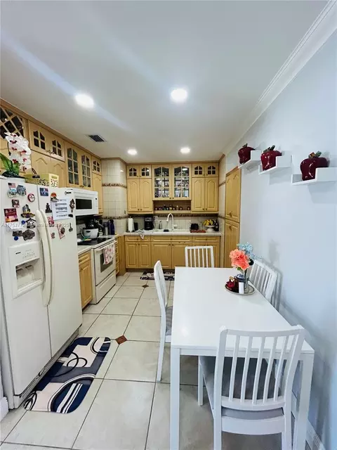 7245 W 10th Ave, Hialeah, FL 33014 photo 4