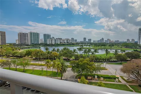 3625 N Country Club Dr #808, Aventura, FL 33180