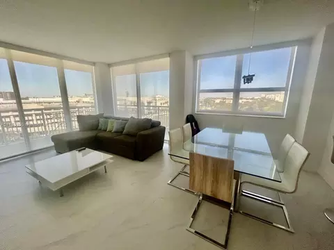 19501 W Country Club Dr #709, Aventura, FL 33180