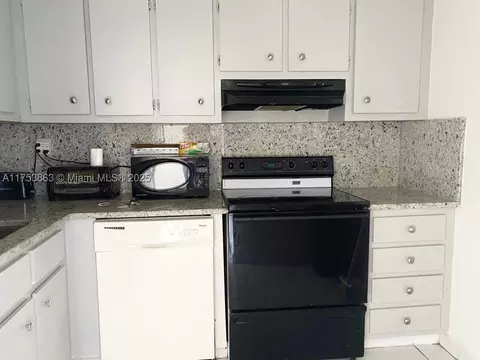 6937 Bay Dr #409, Miami Beach, FL 33141