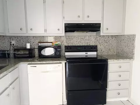 6937 Bay Dr #409, Miami Beach, FL 33141
