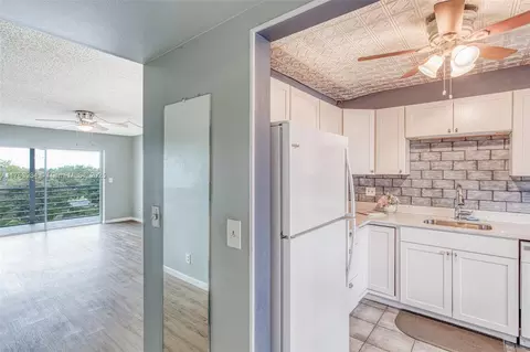 2901 NW 46th Ave #409, Lauderdale Lakes, FL 33313