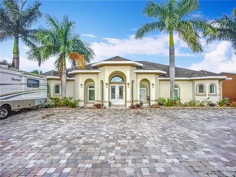 7684 County Rd 78, Labelle, FL 33935