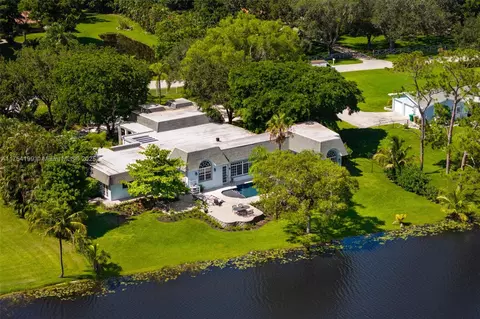 11000 SW 25th St, Davie, FL 33324
