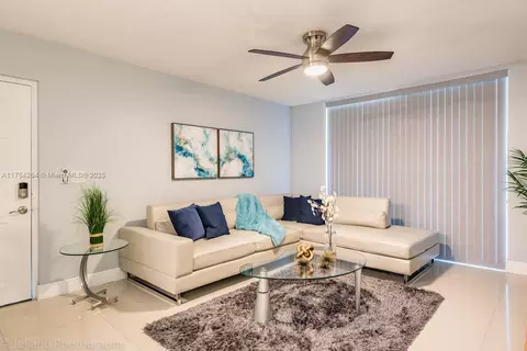 11165 SW 6th St #105, Pembroke Pines, FL 33025