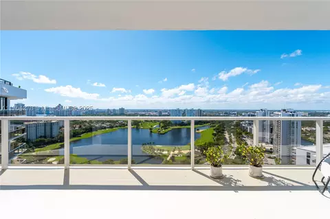 20281 E Country Club Dr #PH3, Aventura, FL 33180