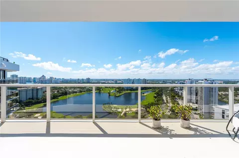 20281 E Country Club Dr #PH3, Aventura, FL 33180