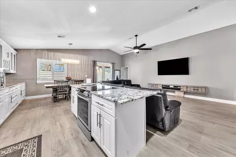 10251 SW 58th St, Cooper City, FL 33328