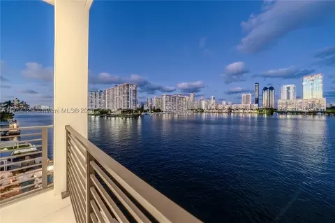 4018 NE 167 St, North Miami Beach, FL 33160