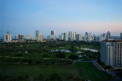 20335 W Country Club Dr #2608, Aventura, FL 33180