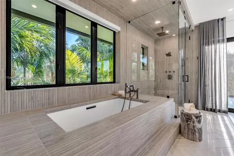 Bath - 4424 Granada Blvd, Coral Gables, FL 33146 photo 9 of 14