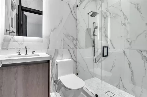 Bath - 4424 Granada Blvd, Coral Gables, FL 33146 photo 13 of 14