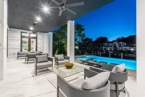 Exterior - 4424 Granada Blvd, Coral Gables, FL 33146 photo 25 of 27