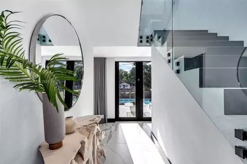 Entry Way - 4424 Granada Blvd, Coral Gables, FL 33146 photo 4 of 9