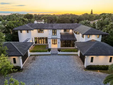Exterior - 4424 Granada Blvd, Coral Gables, FL 33146 photo 1 of 27