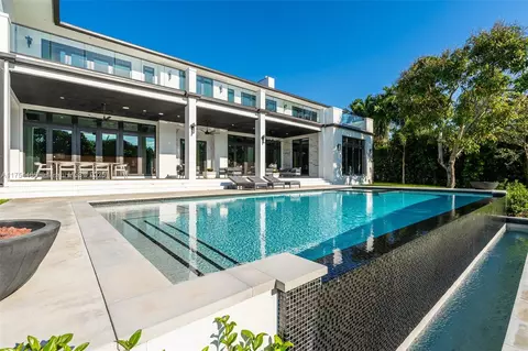 Exterior - 4424 Granada Blvd, Coral Gables, FL 33146 photo 9 of 27