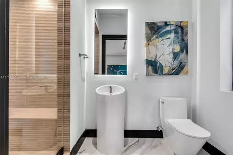 Bath - 4424 Granada Blvd, Coral Gables, FL 33146 photo 3 of 14