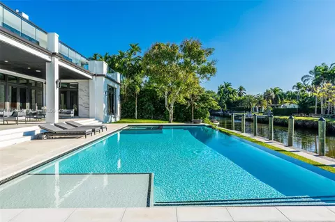 Exterior - 4424 Granada Blvd, Coral Gables, FL 33146 photo 17 of 27